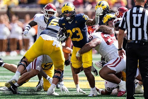 Jordan Marshall (23) and Jalen Hoffman (42)
