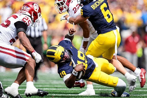 Bryce Underwood (19) and JJ Buchanan (6)