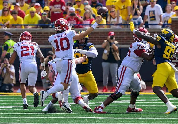 Trey Pierce (95) and Benny Patterson III (93)