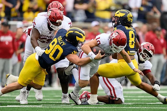 John Henry Daley (90) and Dom Nichols (8)