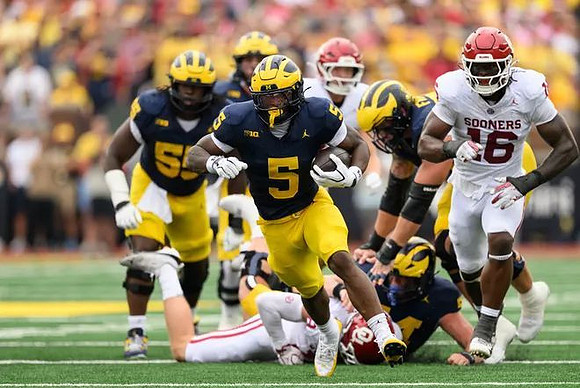 Savion Hiter (5), Nathan Efobi (55), Eli Owens (44), and Blake Frazier (77)