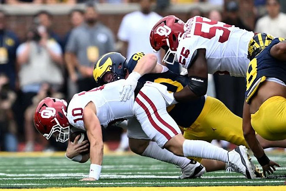 John Henry Daley (90) and Dom Nichols (8)