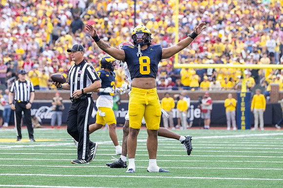 Dom Nichols (8) and Smith Snowden (3)