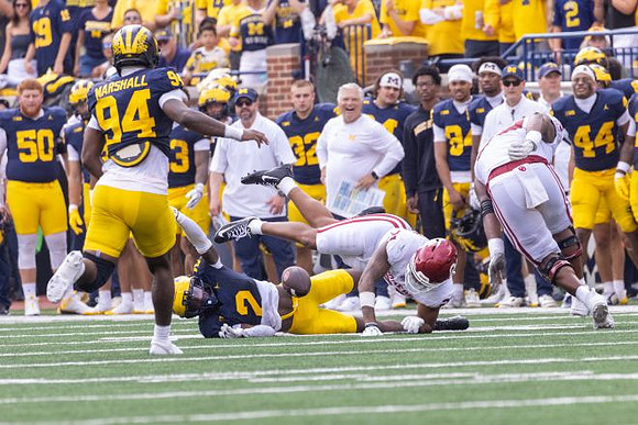 Nate Marshall (94) and Shamari Earls (2)