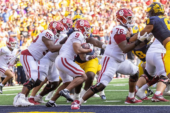 Troy Bowles (18) and Dom Nichols (8)