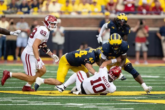 Nathaniel Staehling (44) and Nate Marshall (94)