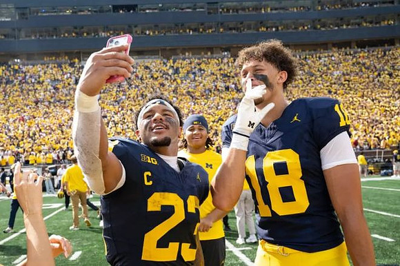 Jordan Marshall (23) and Mason Bonner (18)