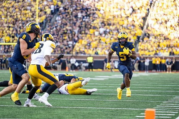 JJ Buchanan (6) and Savion Hiter (5)