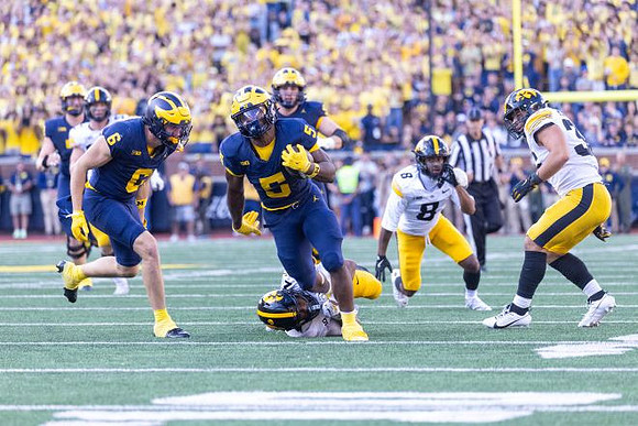 JJ Buchanan (6) and Savion Hiter (5)