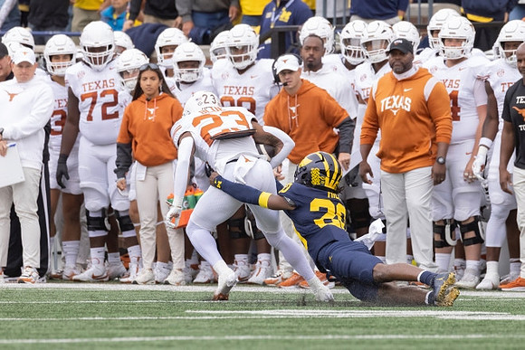 Jyaire Hill (20)