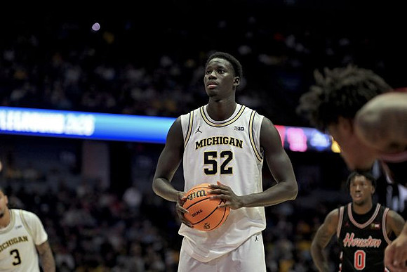 Elliot Cadeau (3) and Moustapha Thiam (52)