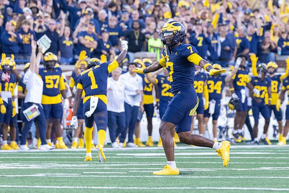 Chris Bracy (7) and Rod Moore (1)