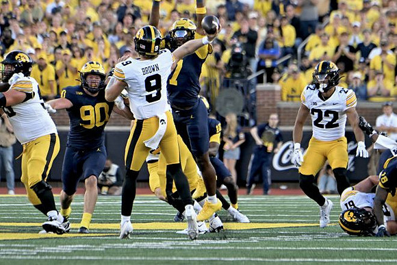 John Henry Daley (90), Chris Bracy (7), and Troy Bowles (18)