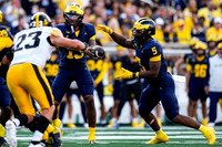Bryce Underwood (19) and Savion Hiter (5)