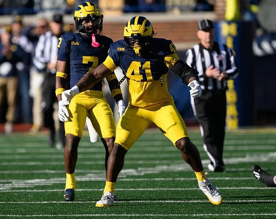 Chris Bracy (7) and Tariq Boney (41)