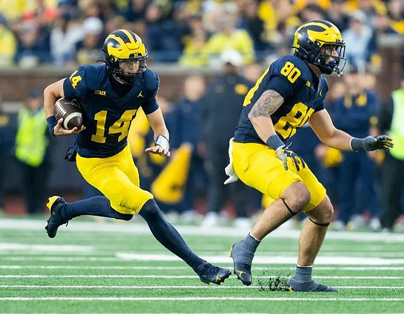 Tommy Carr (14) and Hogan Hansen (80)