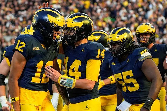 Salesi Moa (12), Tommy Carr (14), and Nathan Efobi (55)