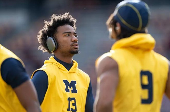 Travis Johnson (13) and Channing Goodwin (9)