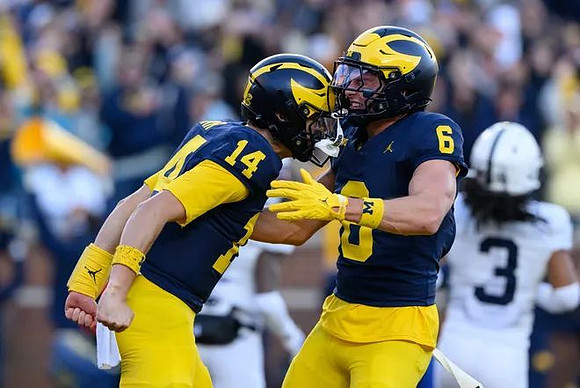 Tommy Carr (14) and JJ Buchanan (6)