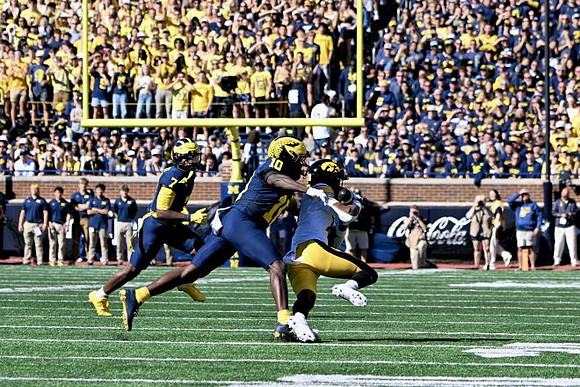 Chris Bracy (7) and Zeke Berry (10)