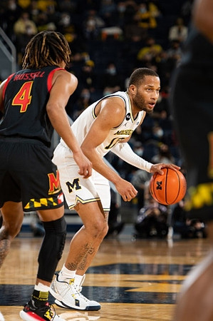 DeVante' Jones (12)