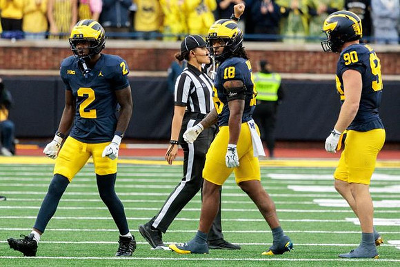 Shamari Earls (2), Troy Bowles (18), and John Henry Daley (90)