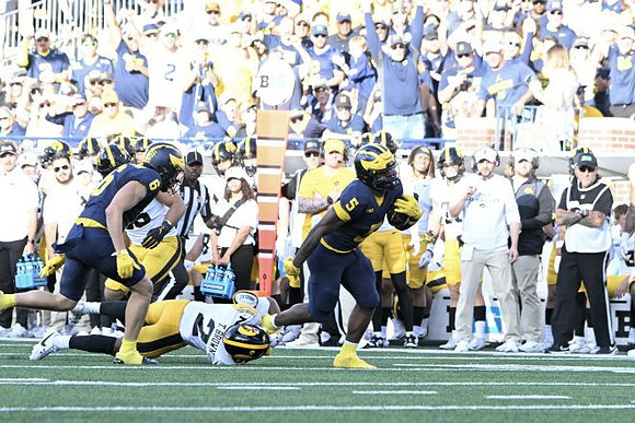 JJ Buchanan (6) and Savion Hiter (5)