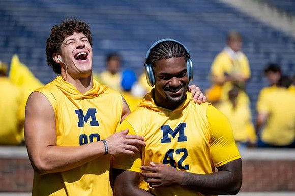 Deakon Tonielli (88) and Jalen Hoffman (42)