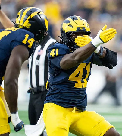 Carter Meadows (14) and Tariq Boney (41)