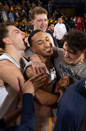 Will Tschetter (42), Danny Wolf (1), Nimari Burnett (4), and Ian Burns (14)