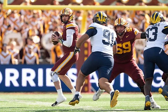 Jonah Lea'ea (91) and Benny Patterson III (93)