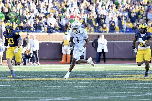 Jimmy Rolder (30) and Jaydon Hood (34)
