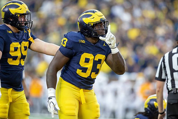 Bobby Kanka (99) and Benny Patterson III (93)