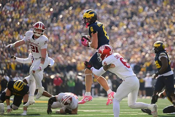 JJ Buchanan (6) and Nathan Efobi (55)