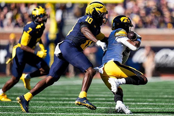 Chris Bracy (7) and Zeke Berry (10)