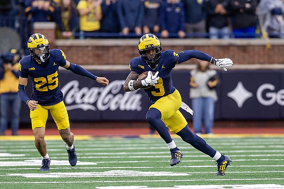 Mason Curtis (25) and Andrew Marsh (3)