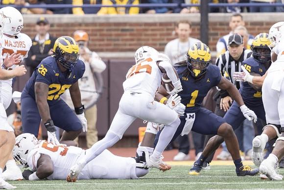 Rayshaun Benny (26), Jaishawn Barham (1), and Ernest Hausmann (15)