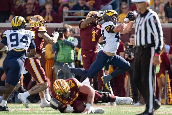 Nate Marshall (94) and Nathaniel Staehling (44)