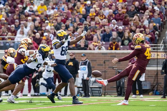 Nate Marshall (94) and Lugard Edokpayi (88)