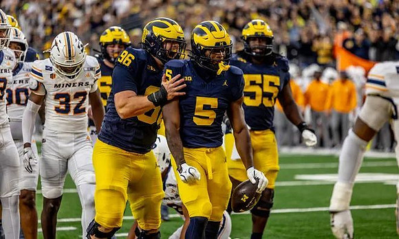 Manuel Beigel (96), Savion Hiter (5), and Nathan Efobi (55)