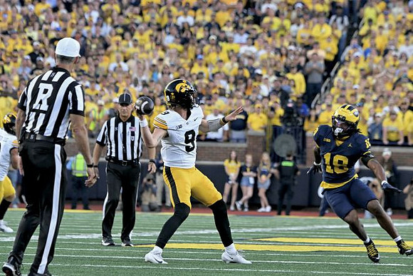 Troy Bowles (18)