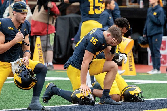 JJ Buchanan (6) and Brayden Fowler-Nicolosi (16)