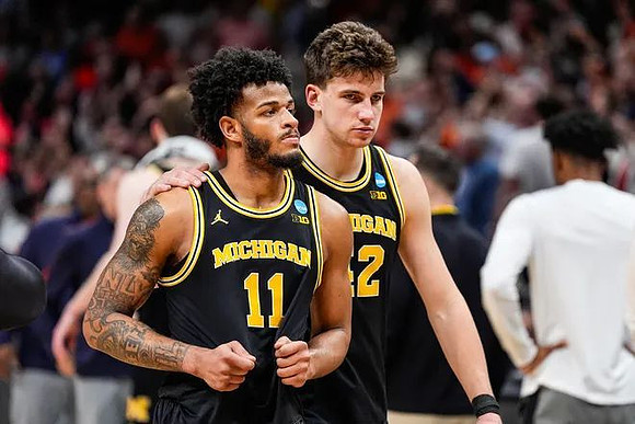 Roddy Gayle Jr. (11) and Will Tschetter (42)