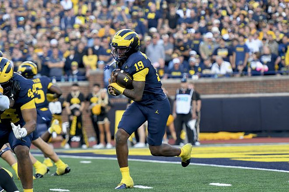 Eli Owens (44) and Bryce Underwood (19)