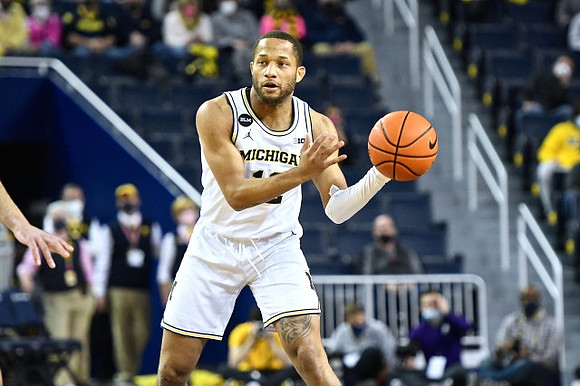 DeVante' Jones (12)