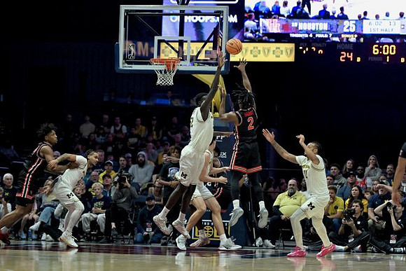 Elliot Cadeau (3), Moustapha Thiam (52), and Roddy Gayle Jr. (11)