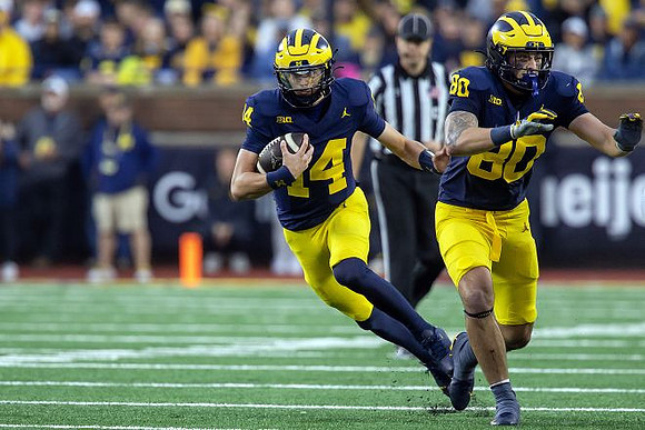 Tommy Carr (14) and Hogan Hansen (80)