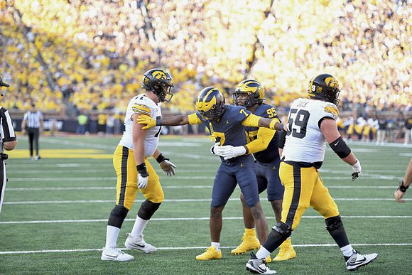 Chris Bracy (7) and Trey Pierce (95)
