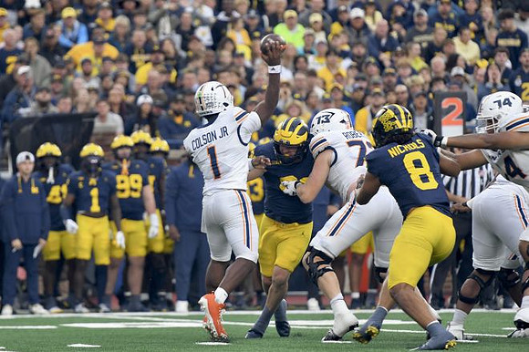 Dom Nichols (8) and John Henry Daley (90)