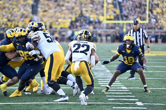 Trey Pierce (95) and Troy Bowles (18)